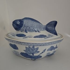 Vintage Chinese Porcelain Blue & White Oval Lidded Carp Fish Bowl.Handpainted